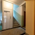Апартаменты Dormire In Centro Galleria 16 *